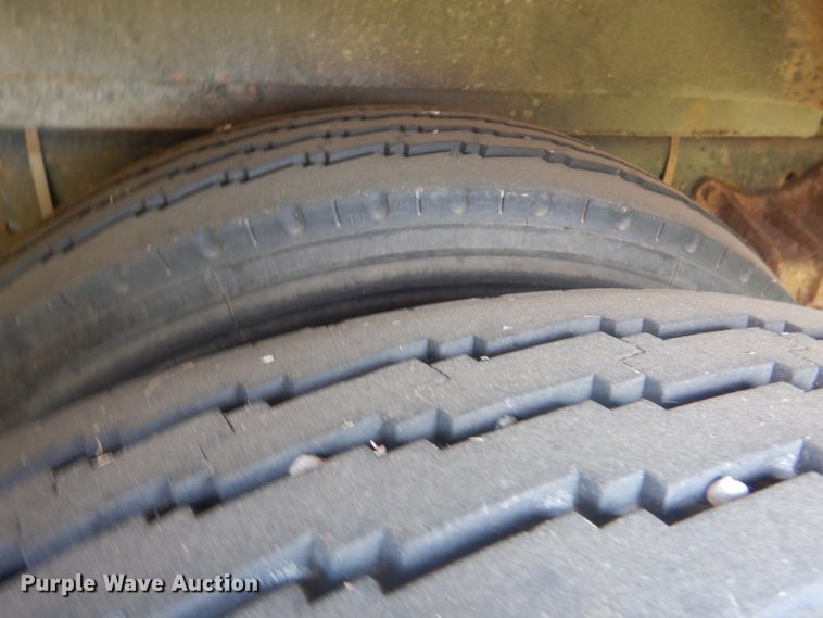 image for item DD4482 1995 International 3800 AmTran school bus