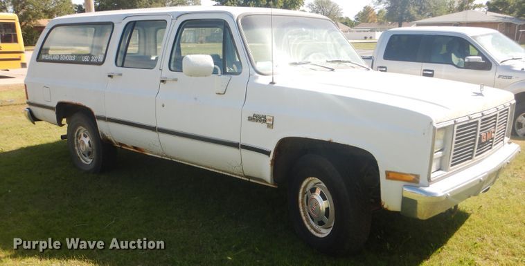image for item DD4483 1988 GMC Suburban 2500 SUV
