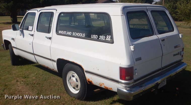 image for item DD4483 1988 GMC Suburban 2500 SUV
