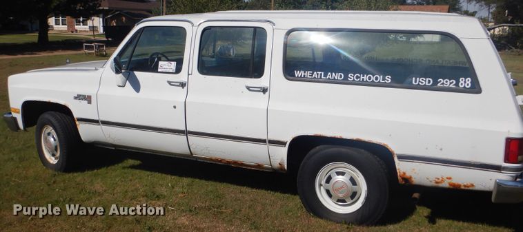 image for item DD4483 1988 GMC Suburban 2500 SUV