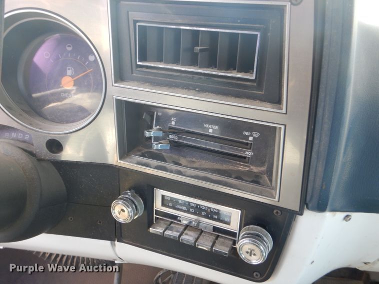 image for item DD4483 1988 GMC Suburban 2500 SUV