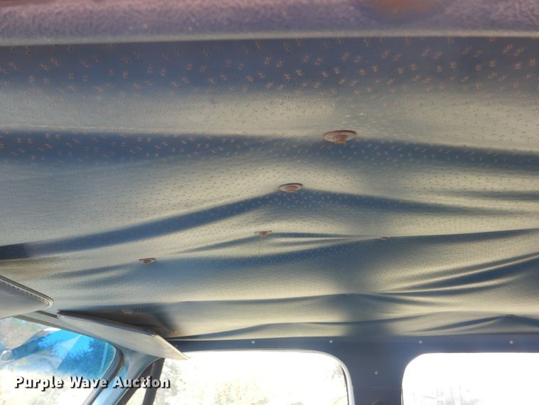 image for item DD4483 1988 GMC Suburban 2500 SUV