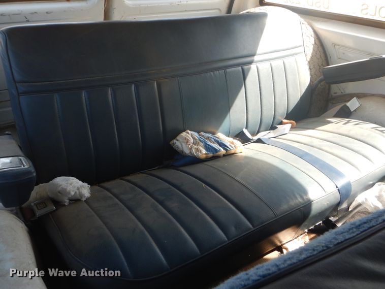 image for item DD4483 1988 GMC Suburban 2500 SUV