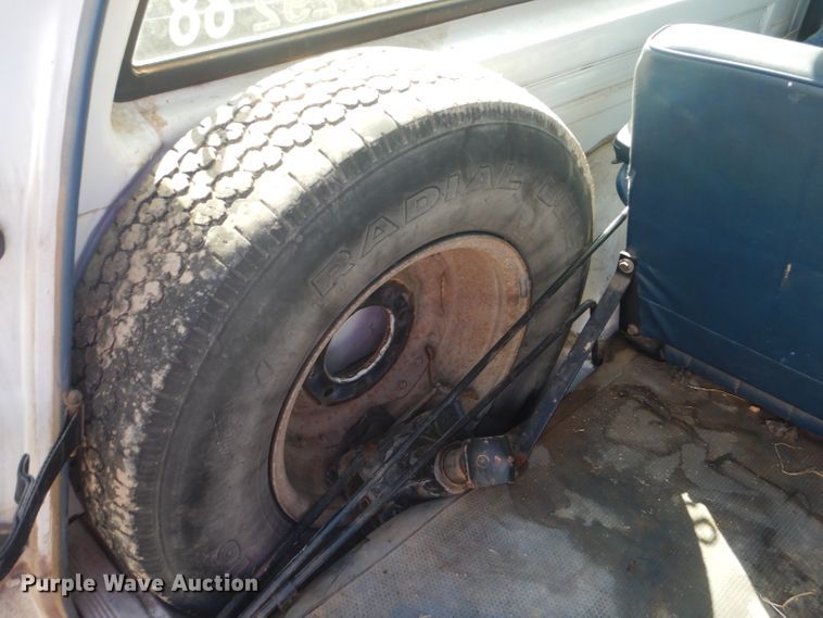 image for item DD4483 1988 GMC Suburban 2500 SUV