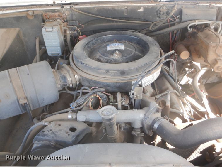 image for item DD4483 1988 GMC Suburban 2500 SUV