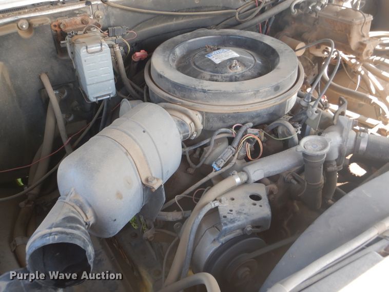 image for item DD4483 1988 GMC Suburban 2500 SUV