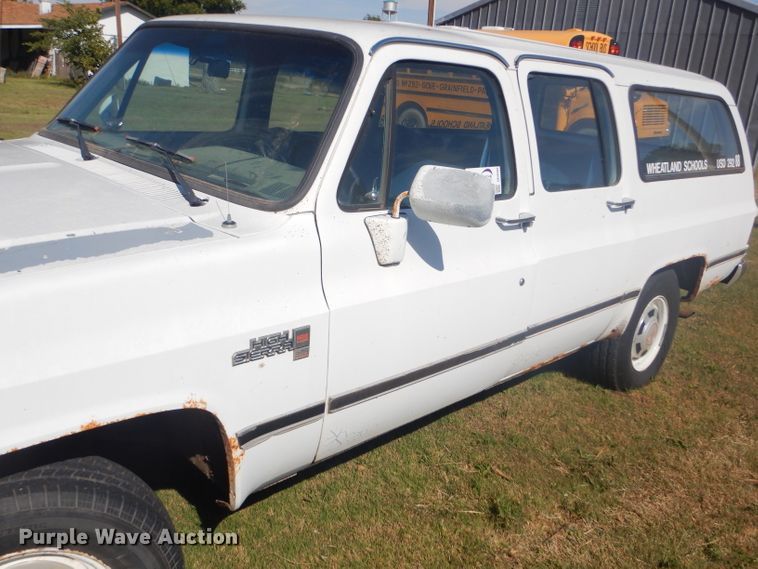 image for item DD4483 1988 GMC Suburban 2500 SUV