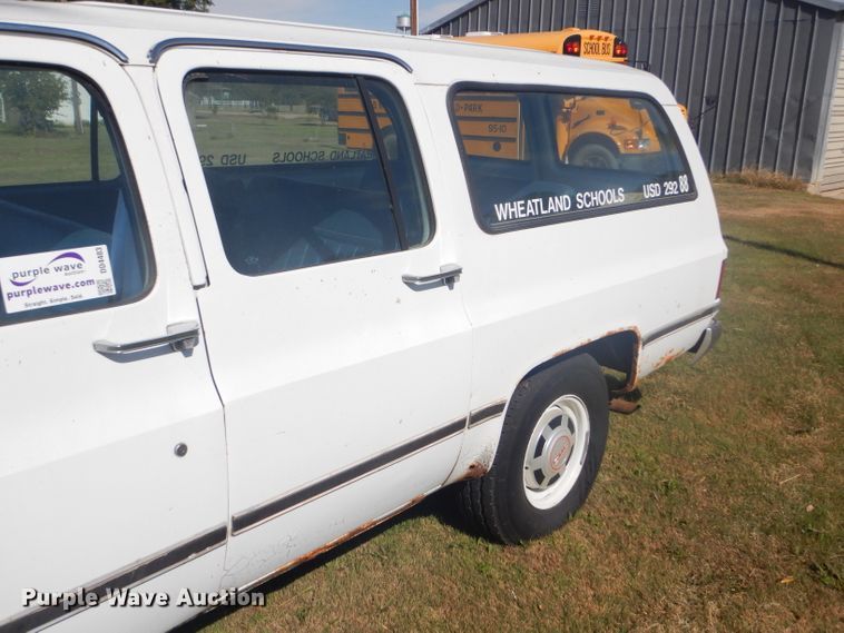 image for item DD4483 1988 GMC Suburban 2500 SUV