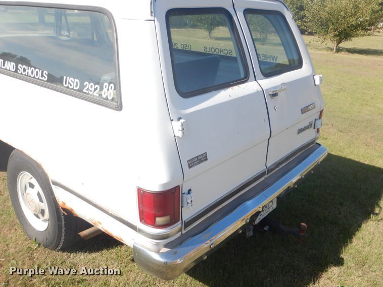image for item DD4483 1988 GMC Suburban 2500 SUV