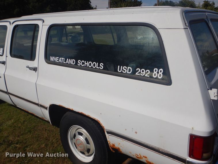 image for item DD4483 1988 GMC Suburban 2500 SUV