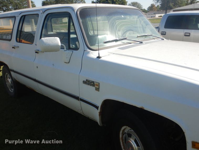 image for item DD4483 1988 GMC Suburban 2500 SUV