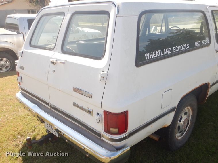 image for item DD4483 1988 GMC Suburban 2500 SUV