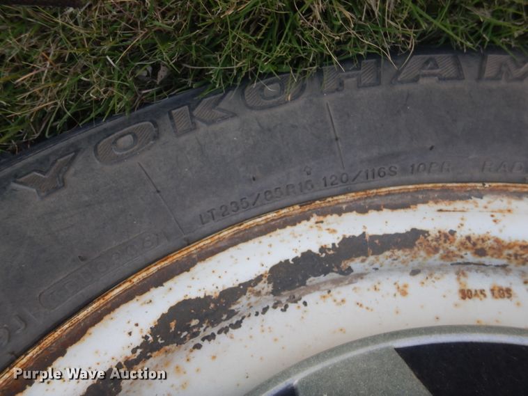 image for item DD4483 1988 GMC Suburban 2500 SUV