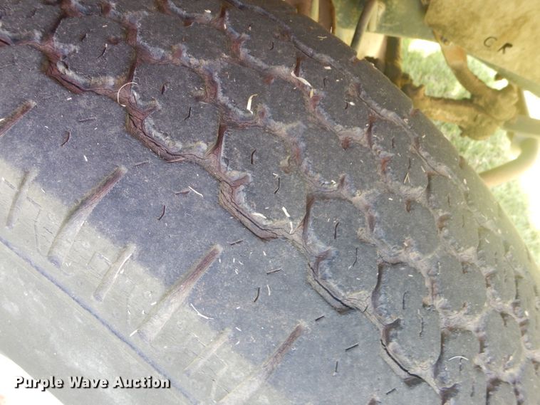 image for item DD4483 1988 GMC Suburban 2500 SUV