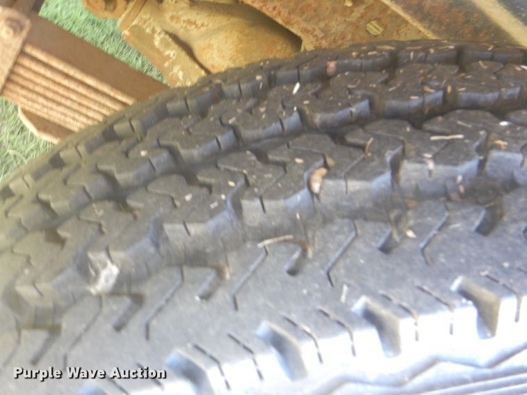 image for item DD4483 1988 GMC Suburban 2500 SUV