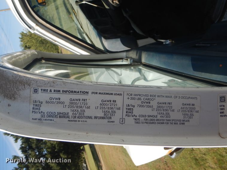 image for item DD4483 1988 GMC Suburban 2500 SUV