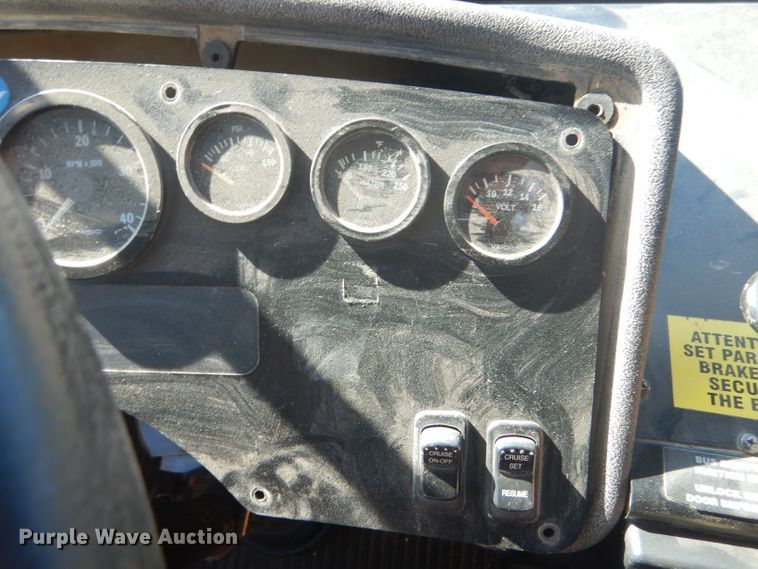 image for item DD4509 2000 Blue Bird TC2000 school bus