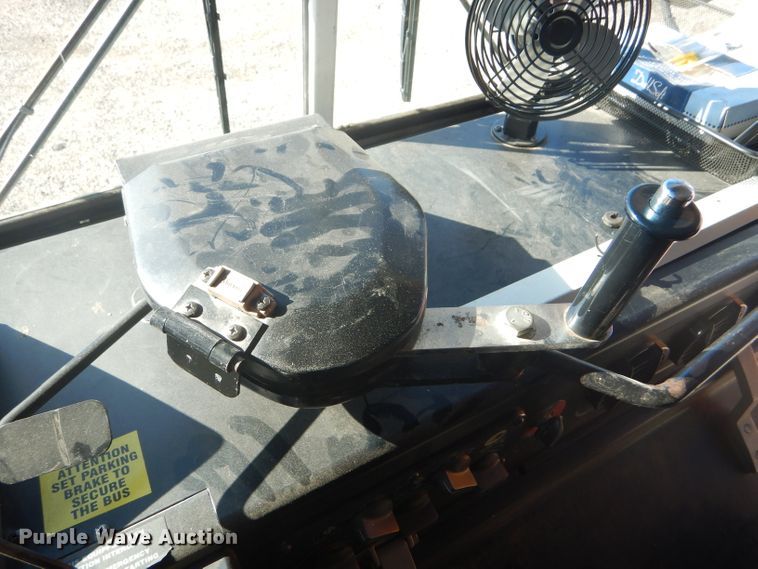 image for item DD4509 2000 Blue Bird TC2000 school bus