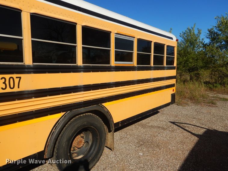 image for item DD4509 2000 Blue Bird TC2000 school bus