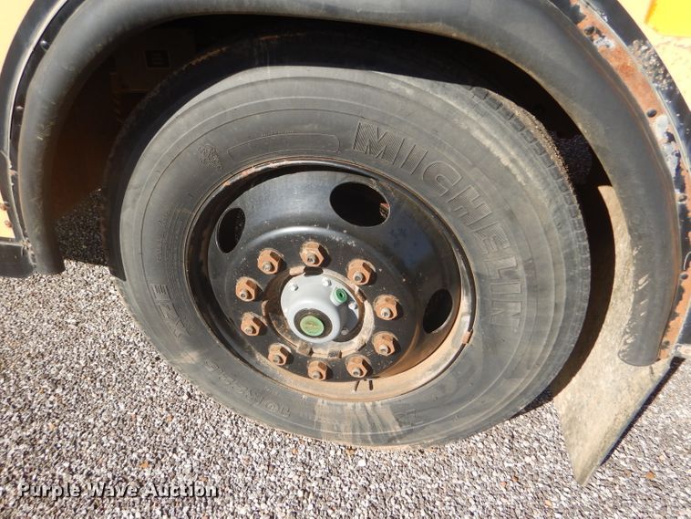 image for item DD4509 2000 Blue Bird TC2000 school bus