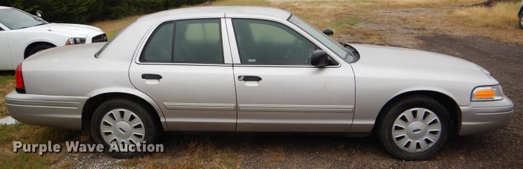 image for item DD4519 2011 Ford Crown Victoria Police Interceptor