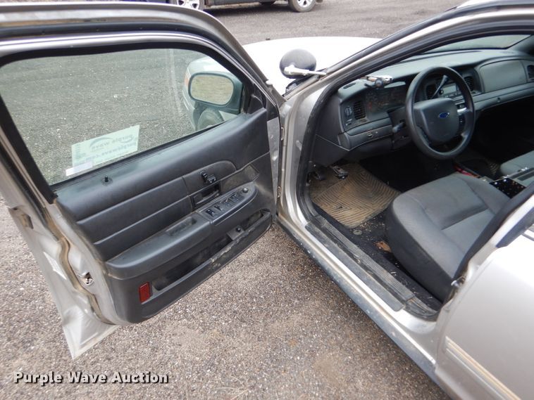 image for item DD4519 2011 Ford Crown Victoria Police Interceptor