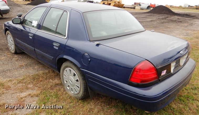 image for item DD4520 2011 Ford Crown Victoria Police Interceptor