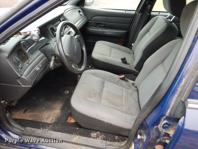 image for item DD4520 2011 Ford Crown Victoria Police Interceptor