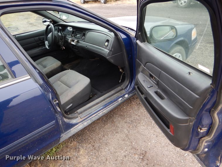 image for item DD4520 2011 Ford Crown Victoria Police Interceptor