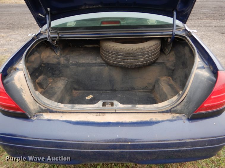 image for item DD4520 2011 Ford Crown Victoria Police Interceptor