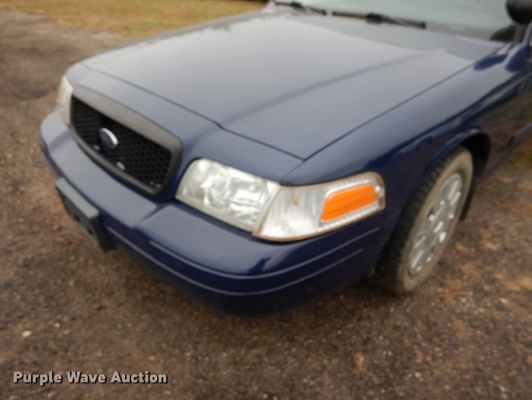 image for item DD4520 2011 Ford Crown Victoria Police Interceptor