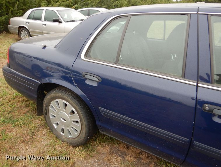 image for item DD4520 2011 Ford Crown Victoria Police Interceptor