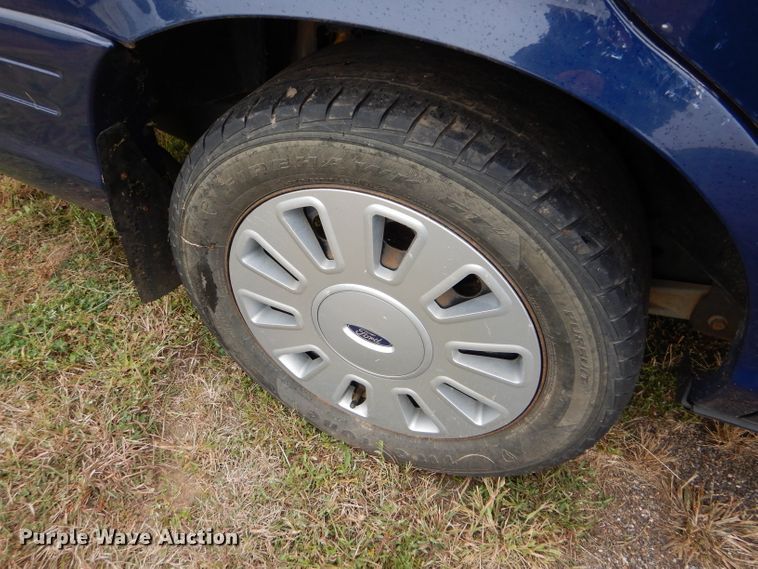 image for item DD4520 2011 Ford Crown Victoria Police Interceptor