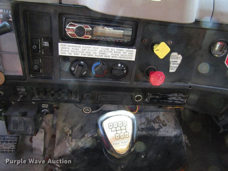 image for item DG8208 2002 International 4900 flatbed truck