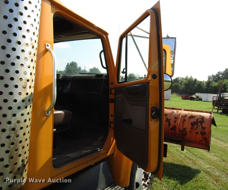 image for item DG8208 2002 International 4900 flatbed truck