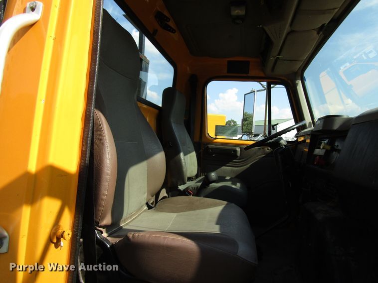 image for item DG8208 2002 International 4900 flatbed truck