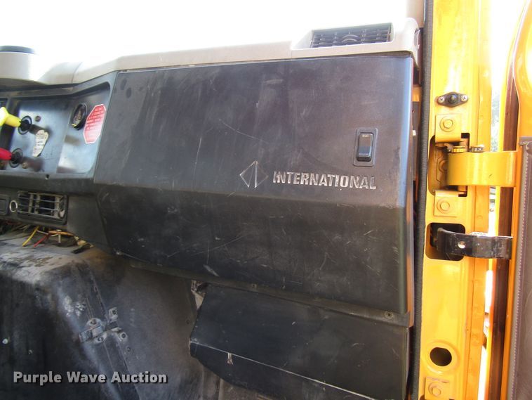 image for item DG8208 2002 International 4900 flatbed truck
