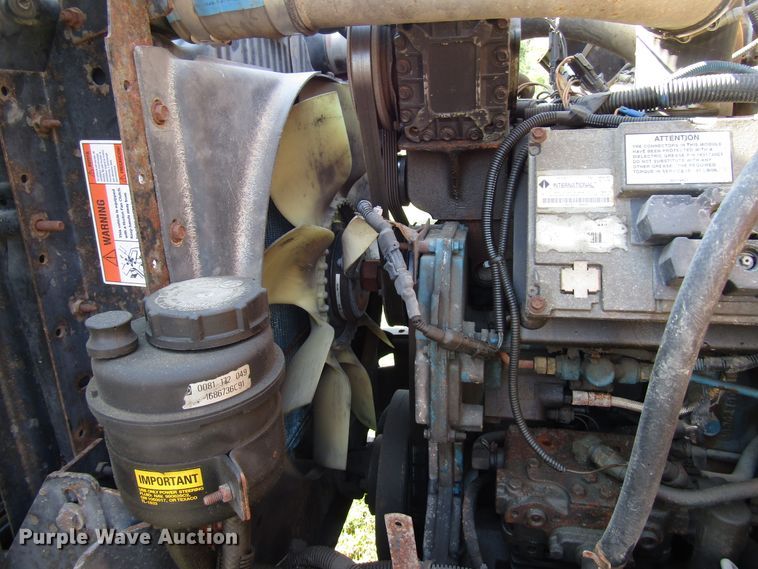 image for item DG8208 2002 International 4900 flatbed truck