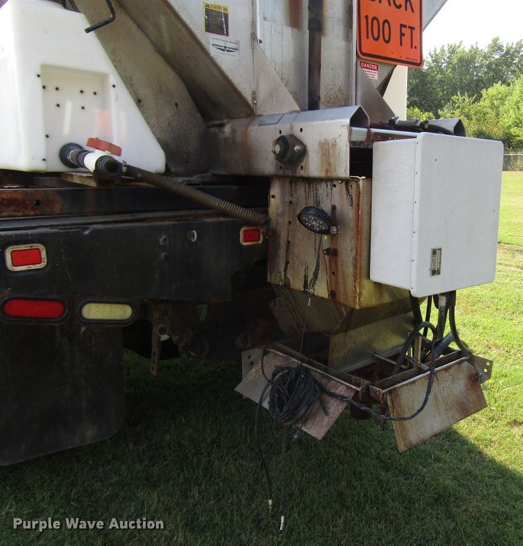 image for item DG8208 2002 International 4900 flatbed truck