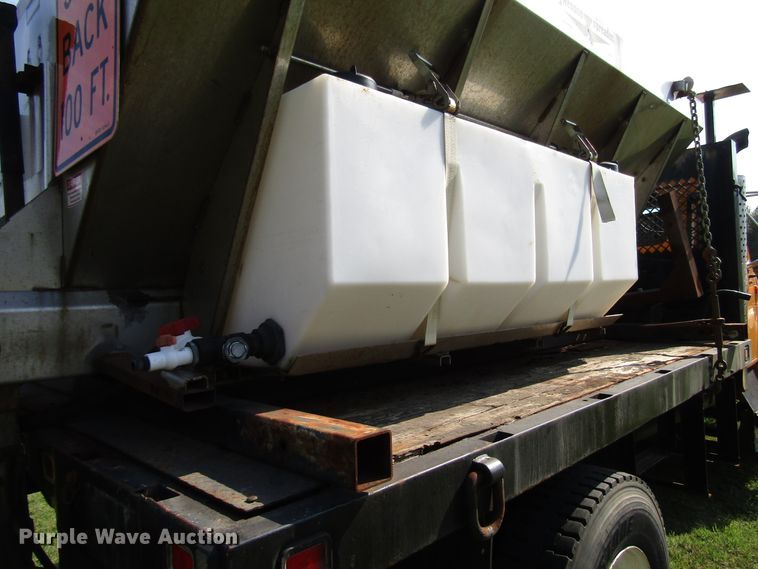 image for item DG8208 2002 International 4900 flatbed truck