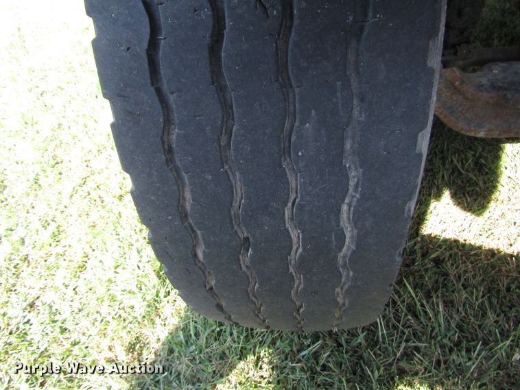 image for item DG8208 2002 International 4900 flatbed truck