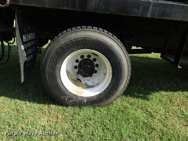 image for item DG8208 2002 International 4900 flatbed truck