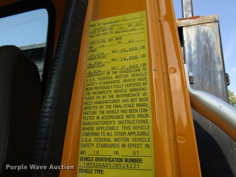 image for item DG8208 2002 International 4900 flatbed truck