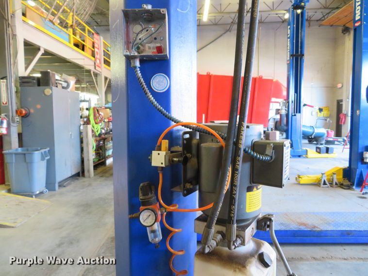 image for item DH1619 Four post automotive lift