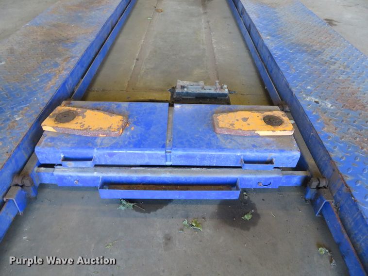 image for item DH1619 Four post automotive lift