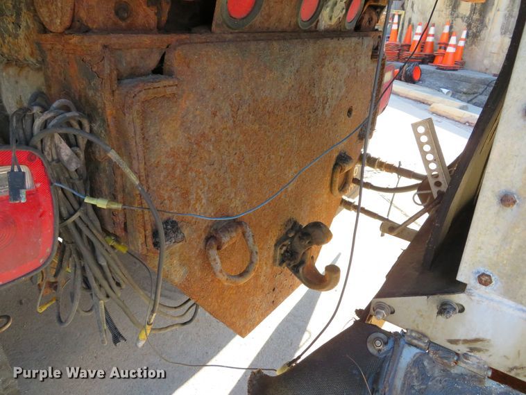 image for item DH1621 2008 GMC C7500 dump truck