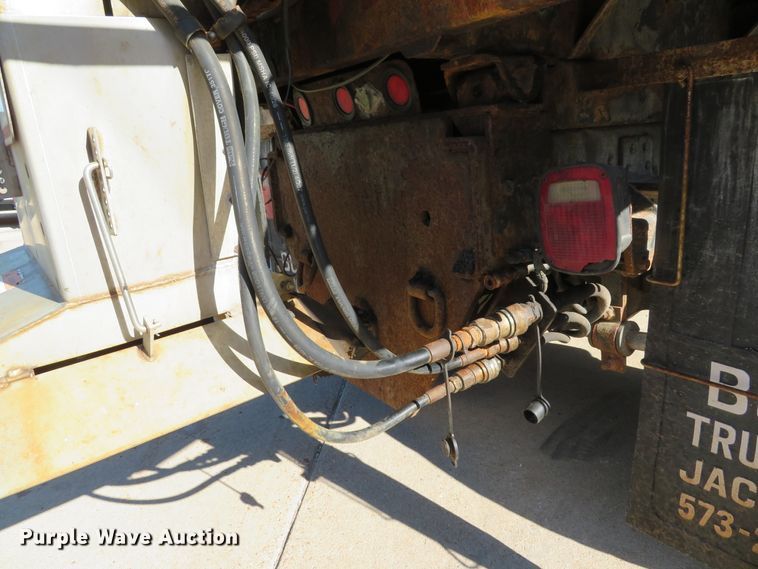 image for item DH1621 2008 GMC C7500 dump truck