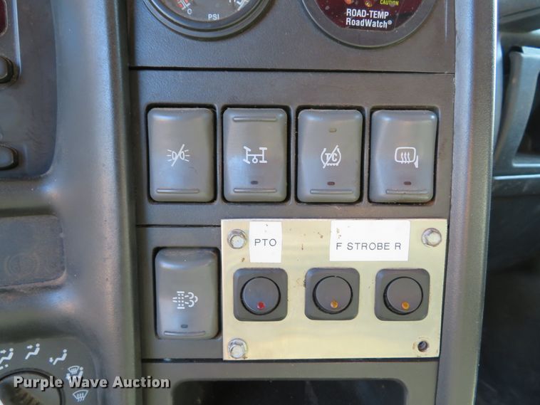 image for item DH1621 2008 GMC C7500 dump truck