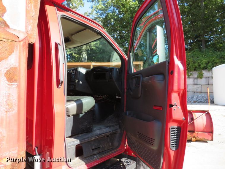 image for item DH1621 2008 GMC C7500 dump truck