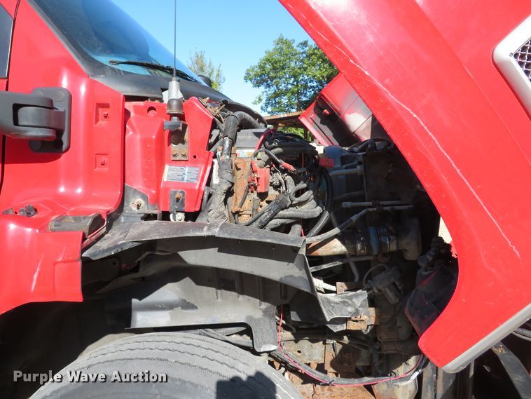 image for item DH1621 2008 GMC C7500 dump truck